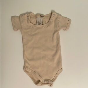 L’oved baby size 0-3 months onesie